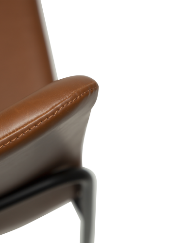 DAN-FORM Woof matbordsstol - vintage ljusbrunt konstläder och svart stl
