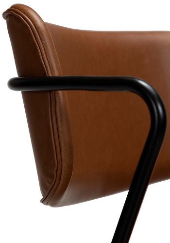 DAN-FORM Zed matbordsstol, med armstöd - vintage ljusbrunt konstläder och svart metall