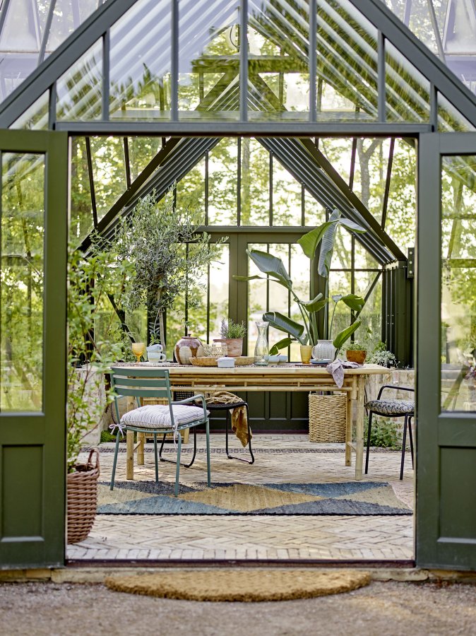 BLOOMINGVILLE Monsi Gartenstuhl, m. Armlehnen, stapelbar - grün verzinktes Eisen